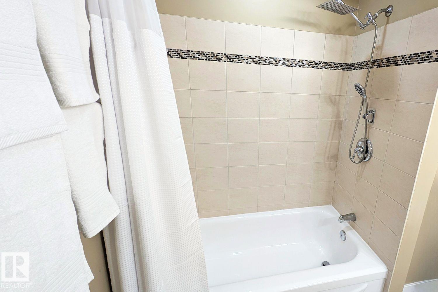 11317 22 Av Nw Property Photo 40