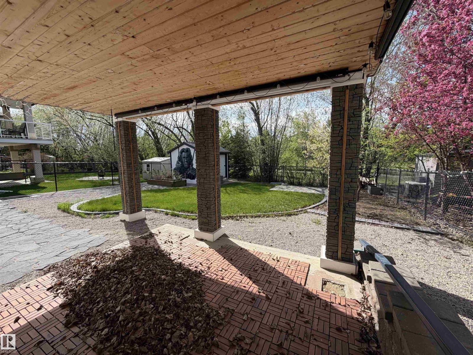 13 Newbury Co Property Photo 45