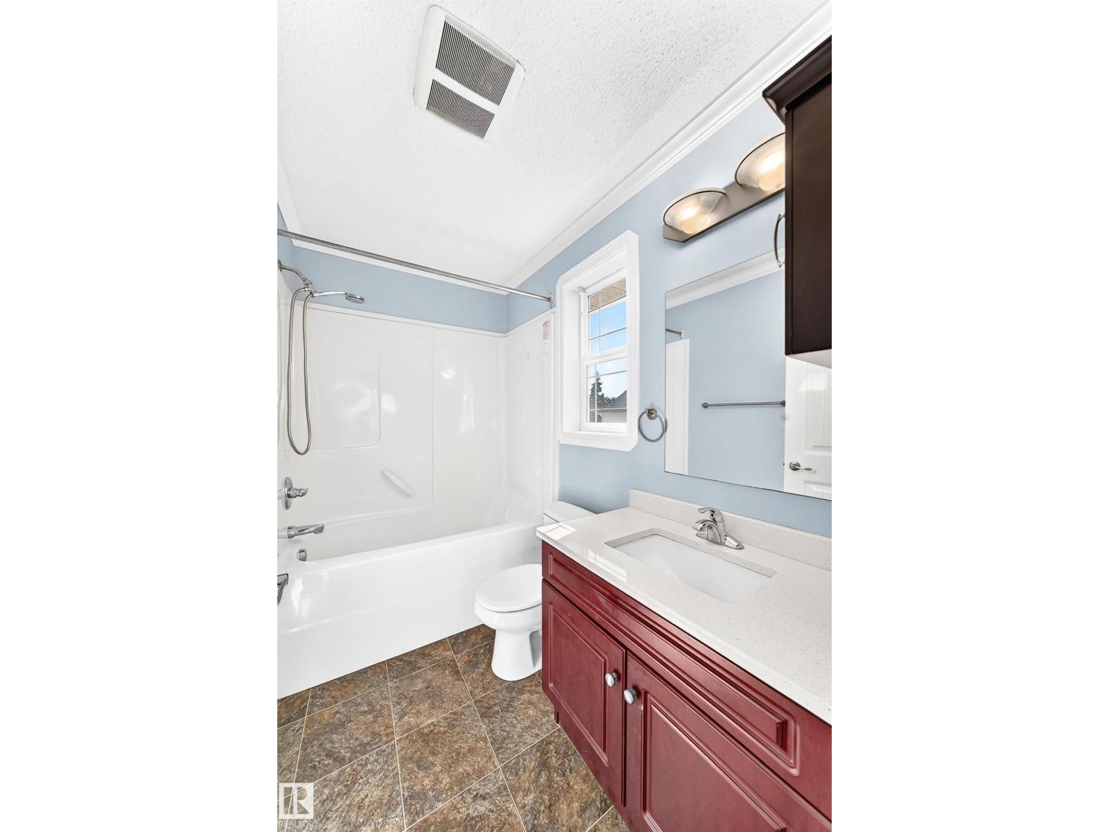 5226 52 St Property Photo 20