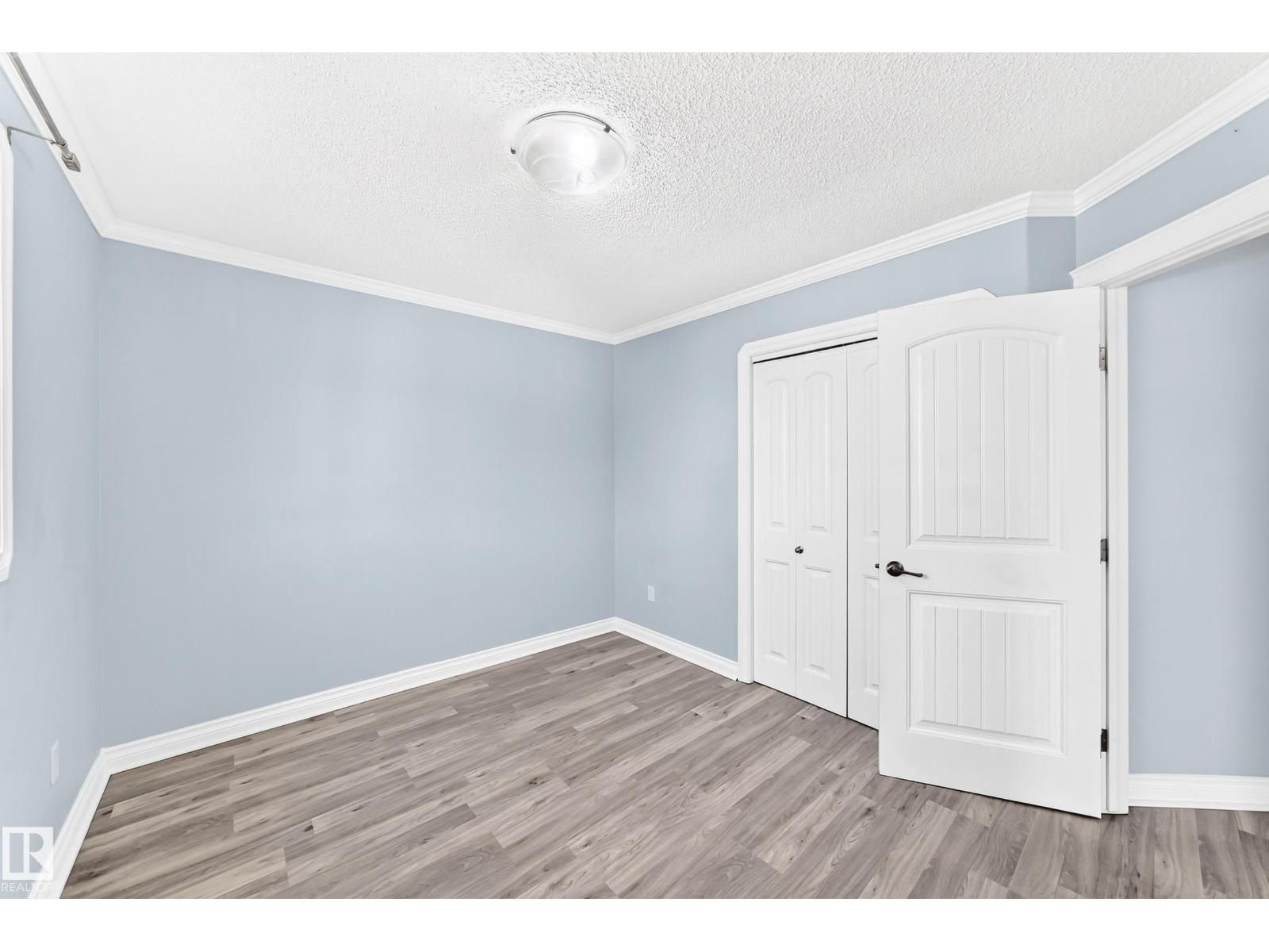 5226 52 St Property Photo 27
