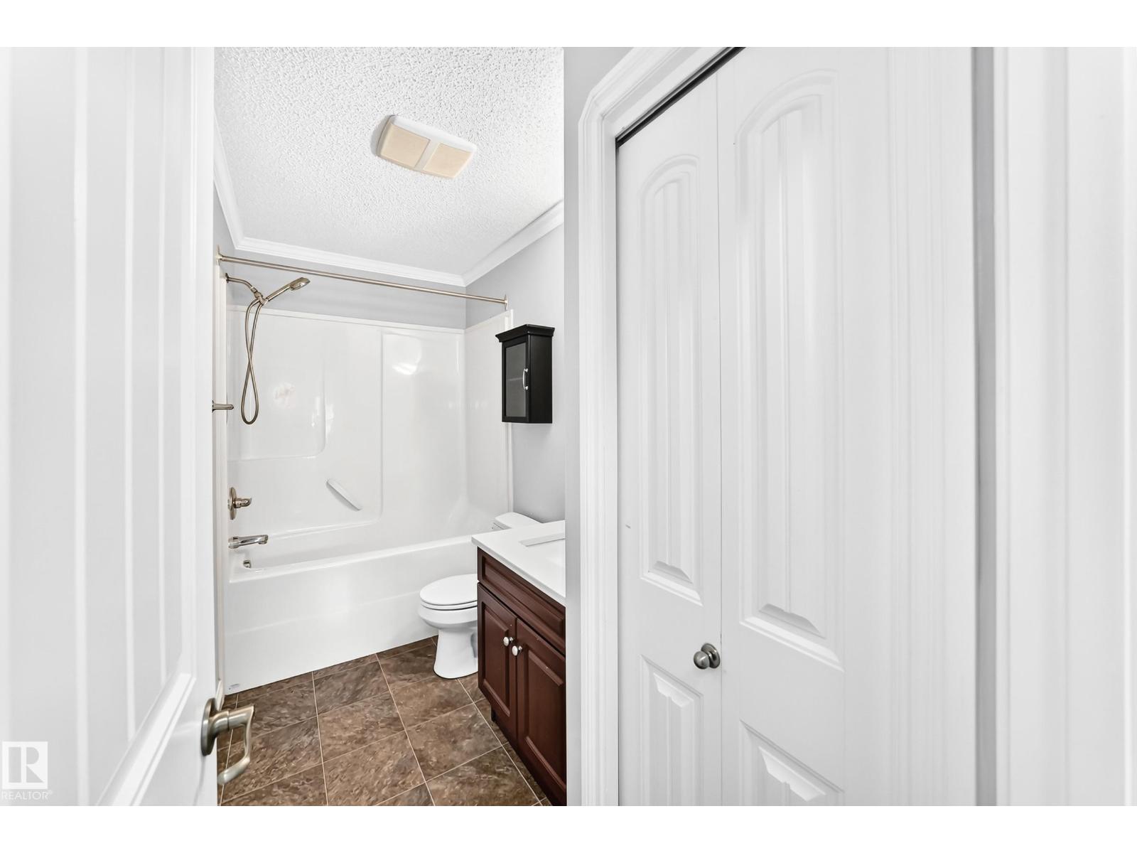 5226 52 St Property Photo 30
