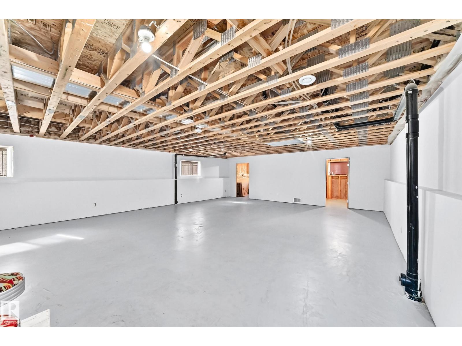 5226 52 St Property Photo 35