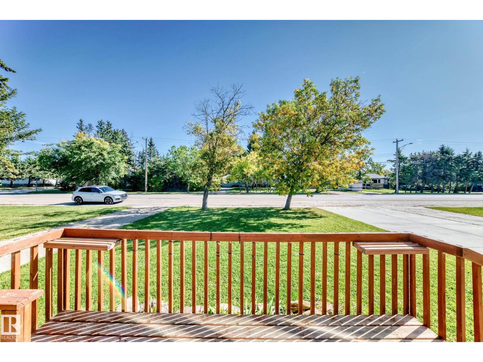 5226 52 St Property Photo 39