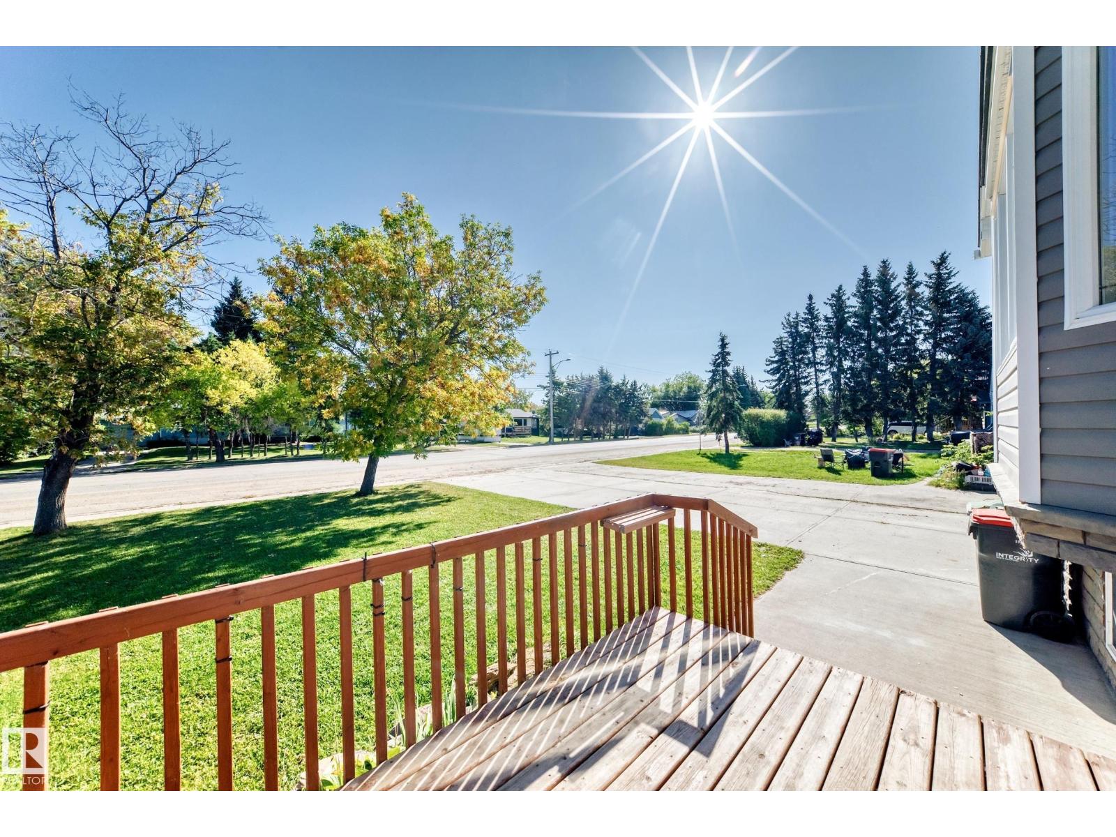 5226 52 St Property Photo 40