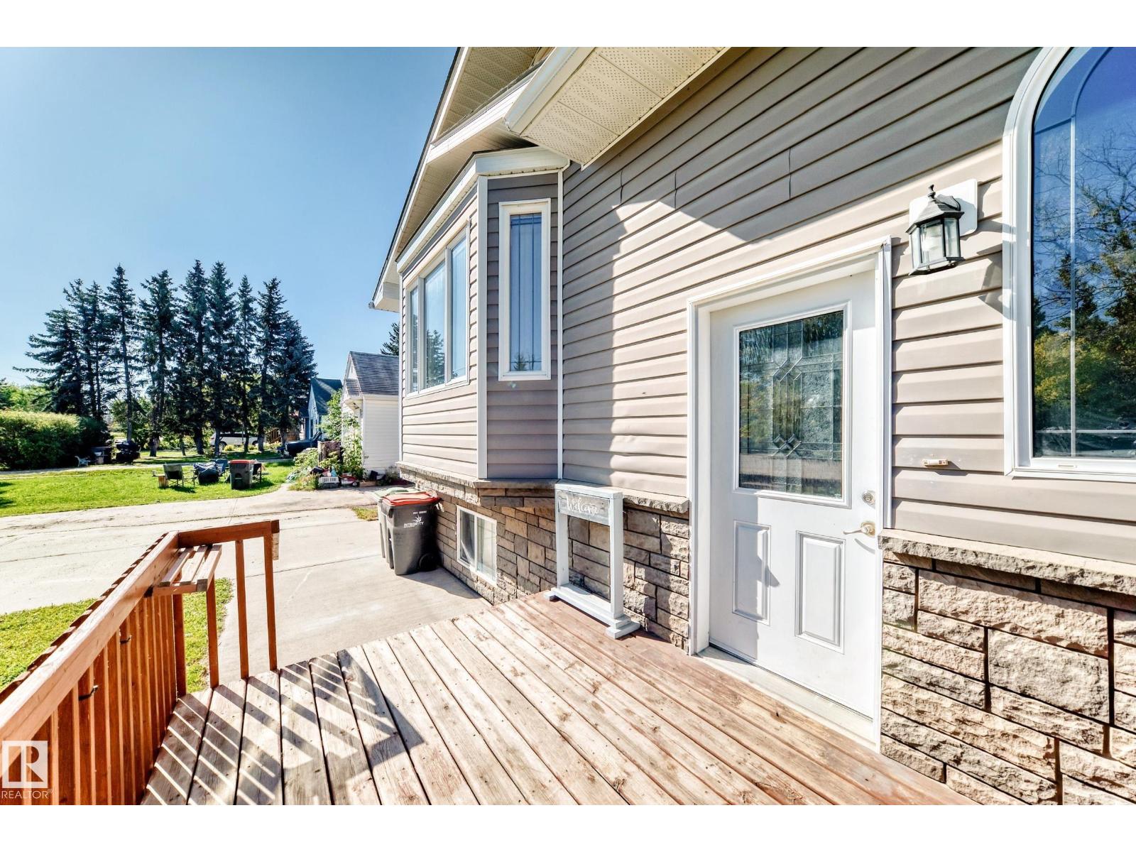5226 52 St Property Photo 41
