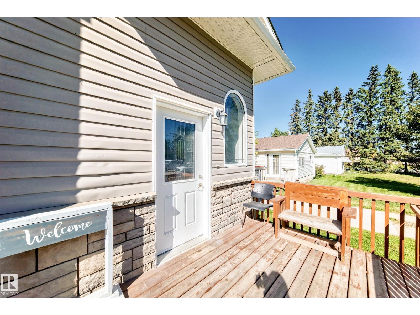 5226 52 St Property Photo 42