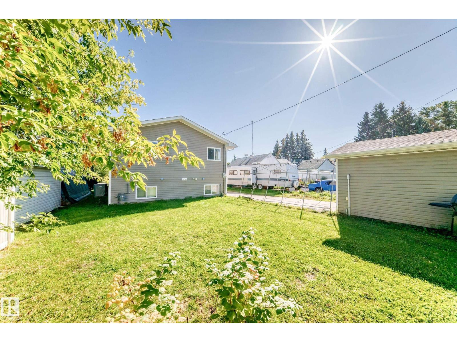 5226 52 St Property Photo 43