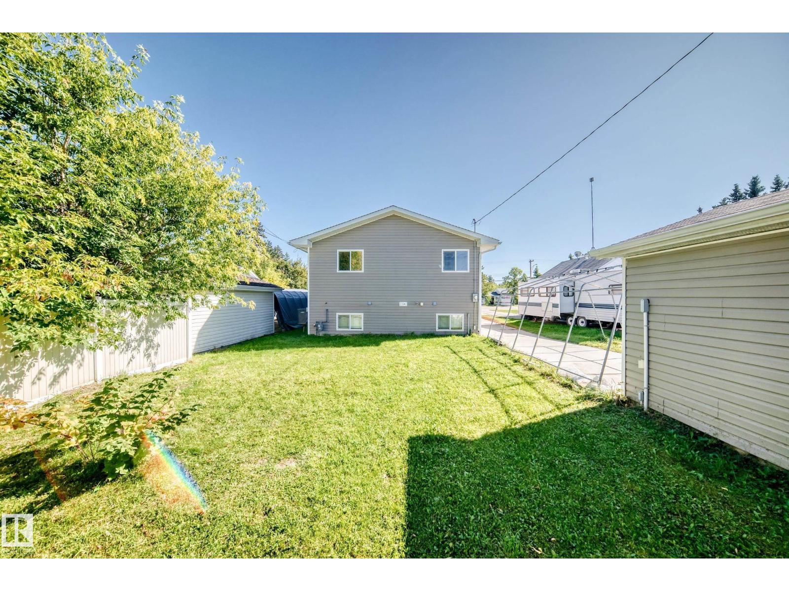 5226 52 St Property Photo 44