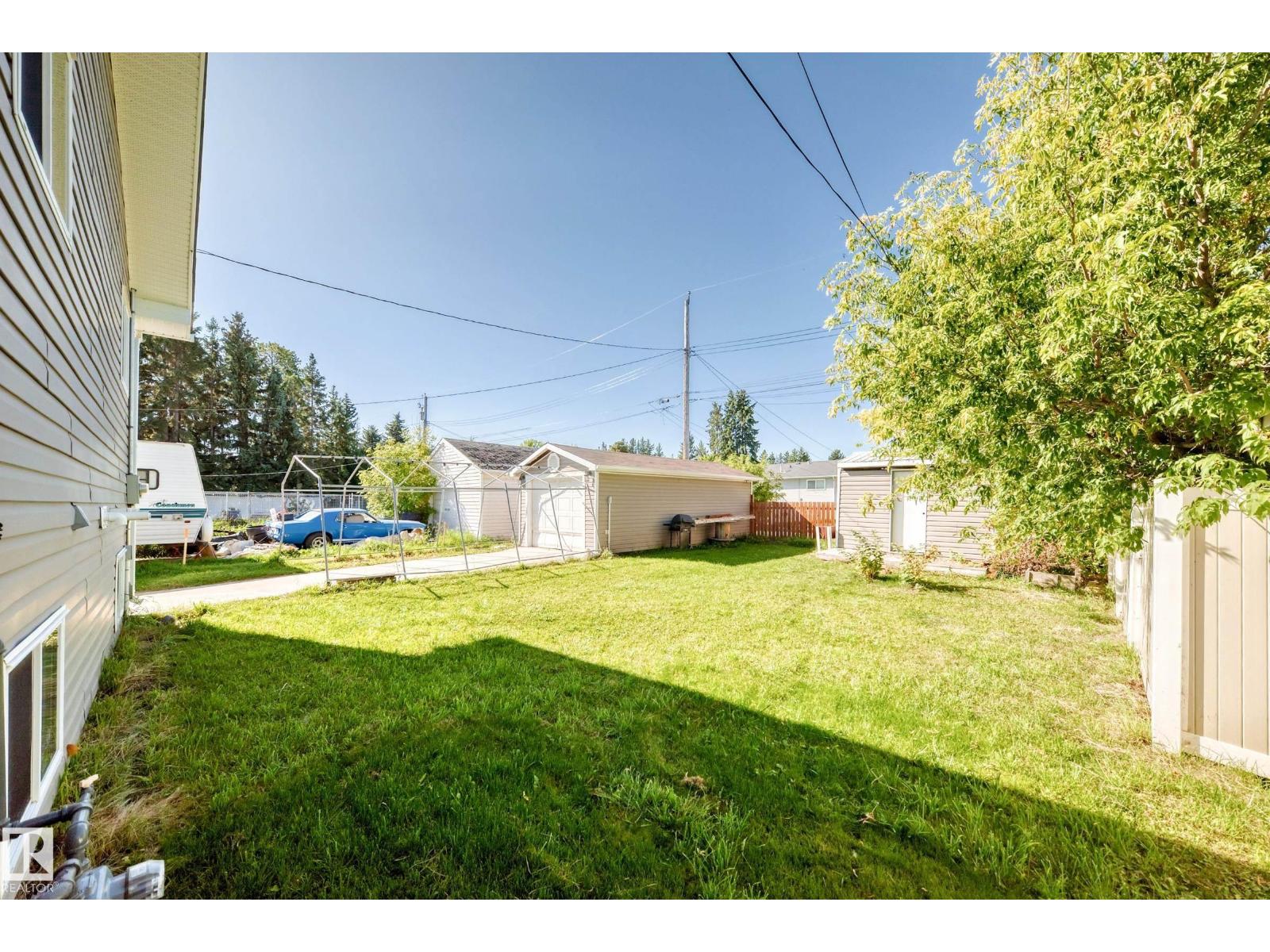 5226 52 St Property Photo 46