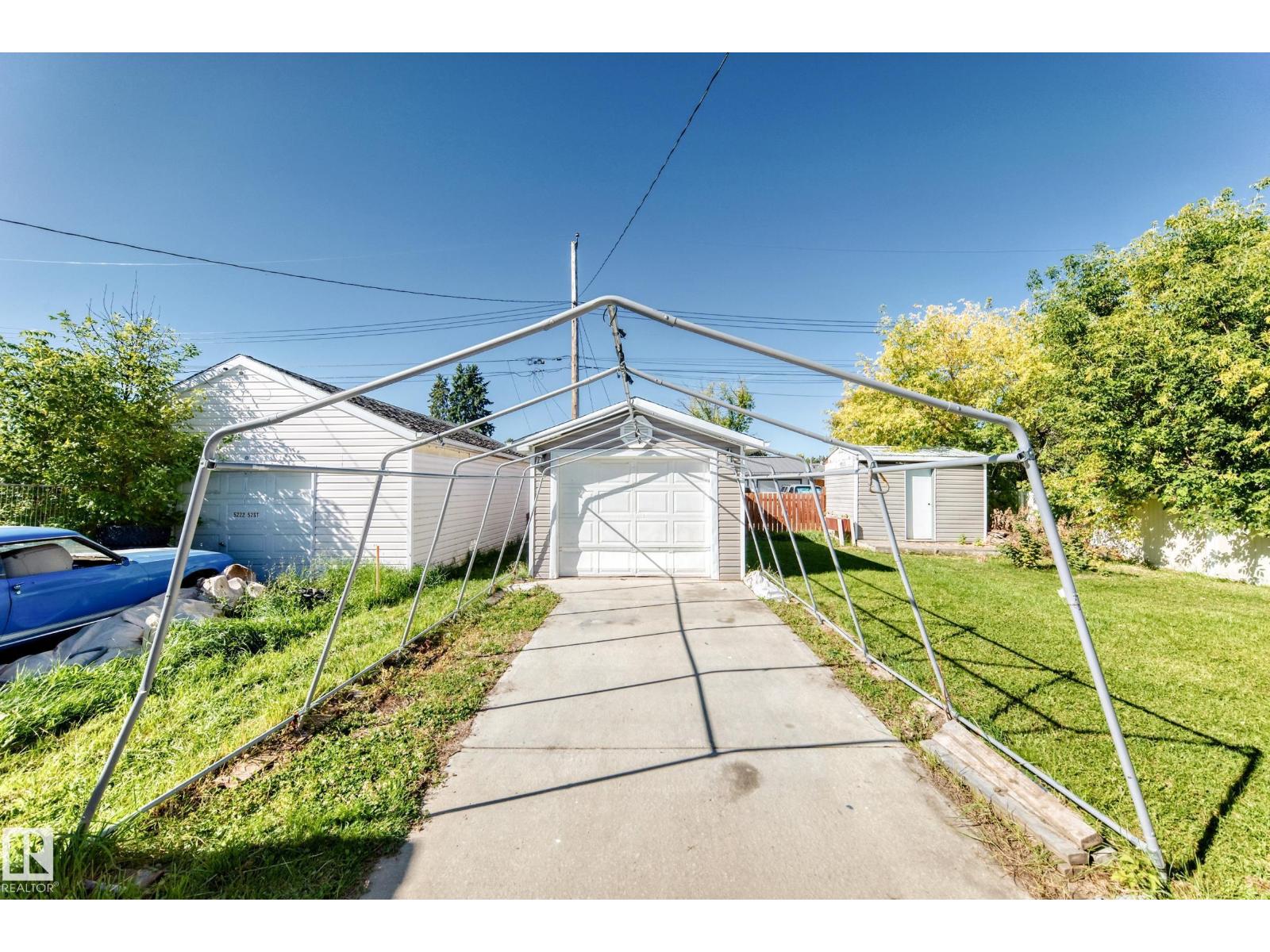 5226 52 St Property Photo 48