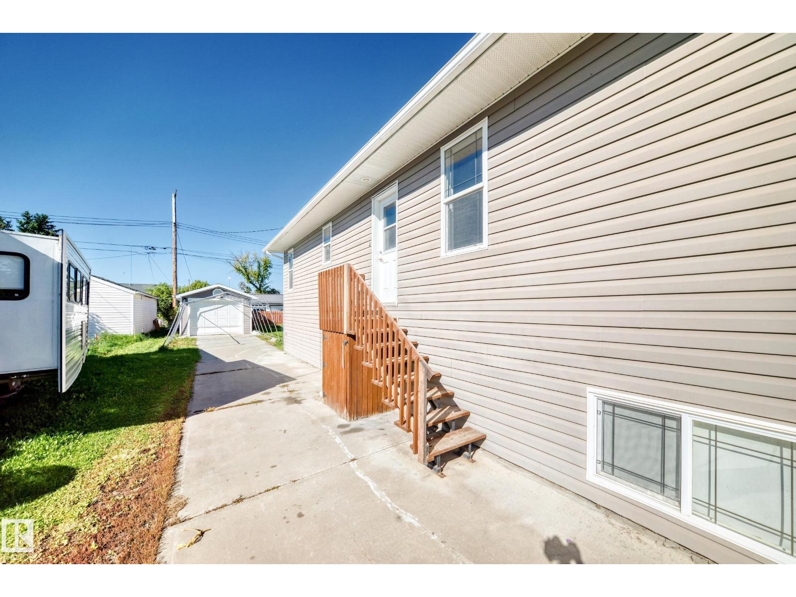 5226 52 St Property Photo 50