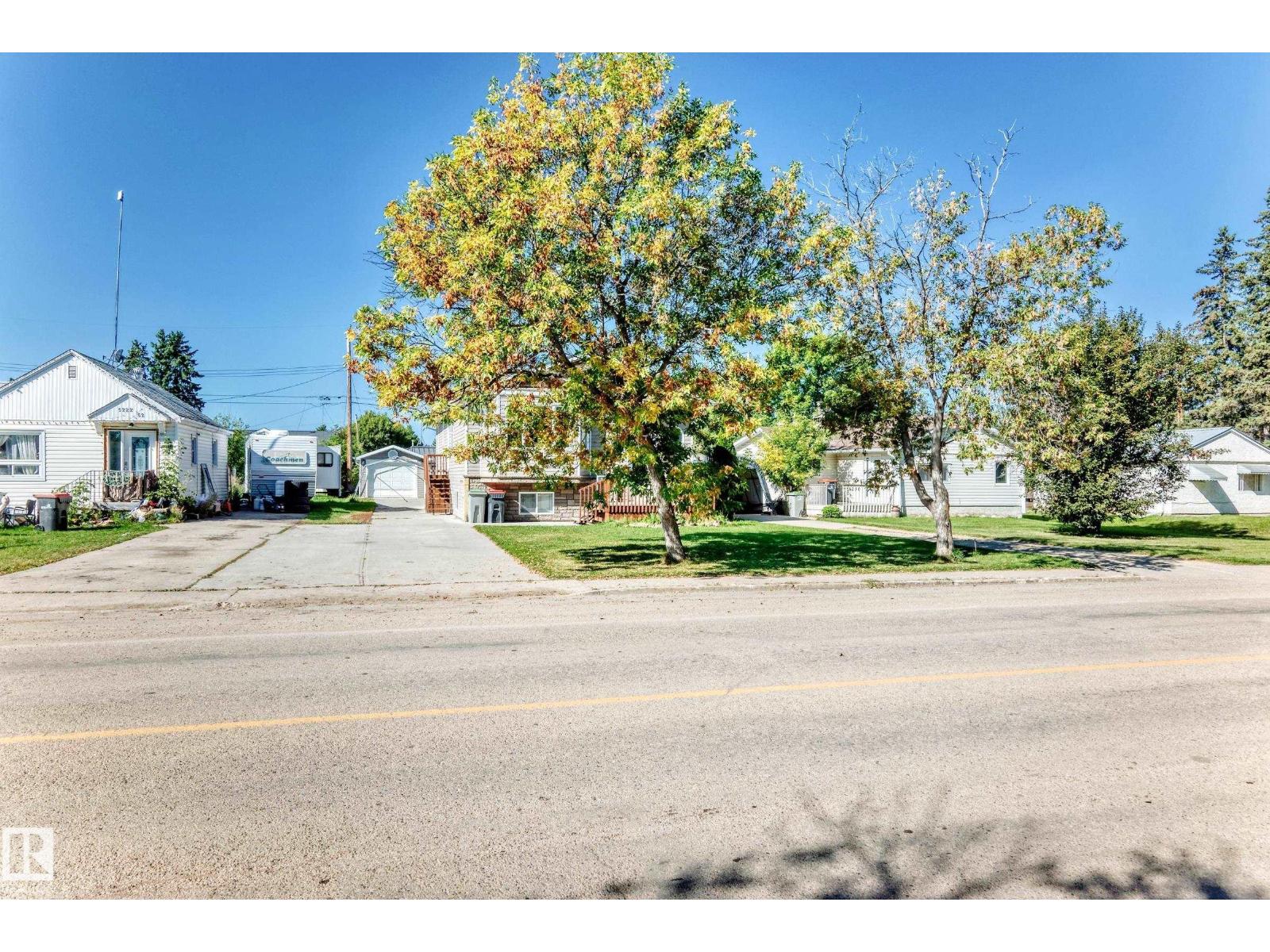 5226 52 St Property Photo 53