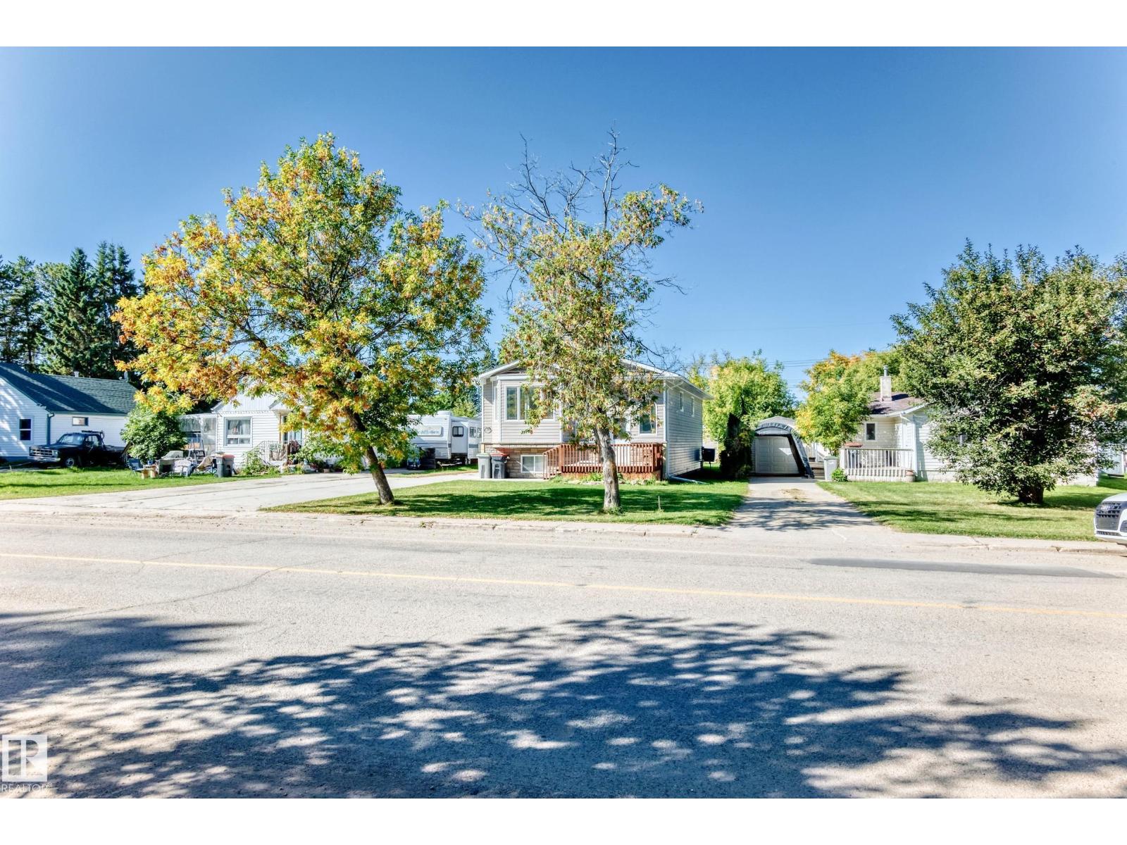 5226 52 St Property Photo 55