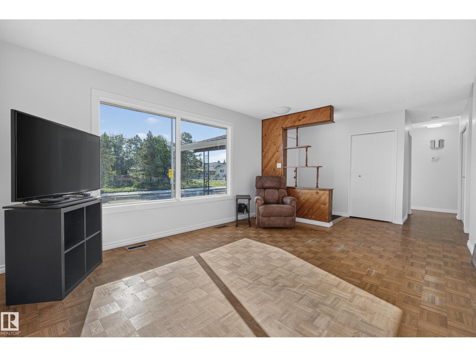 1908 62 St Nw Property Photo 8