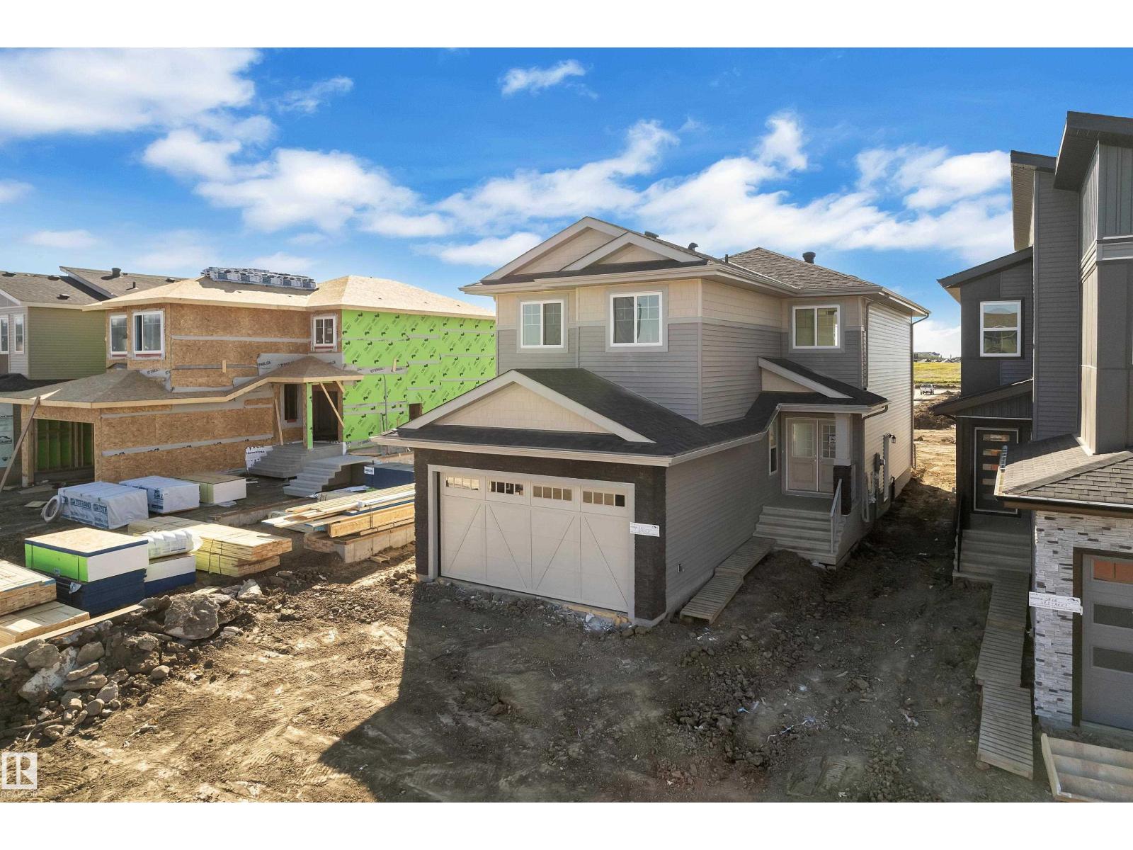 3814 39 St Property Photo 1
