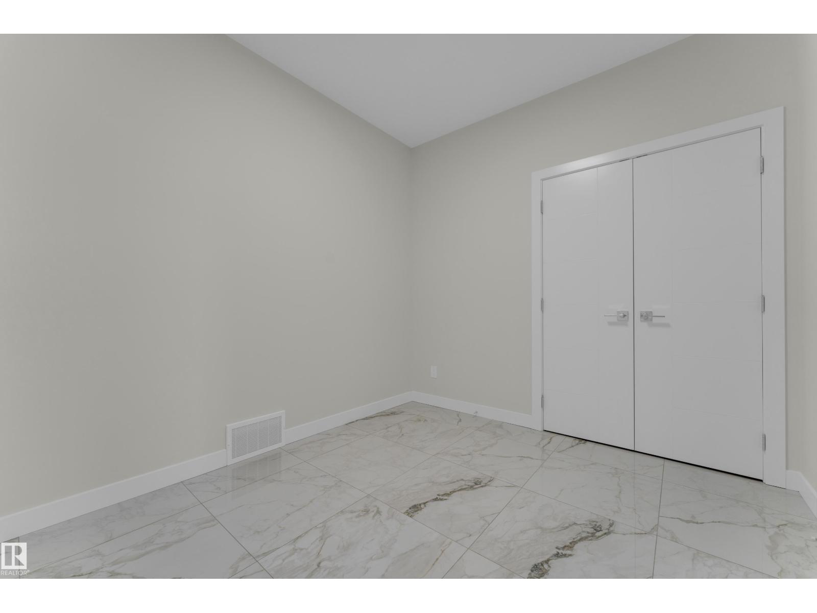 3814 39 St Property Photo 5