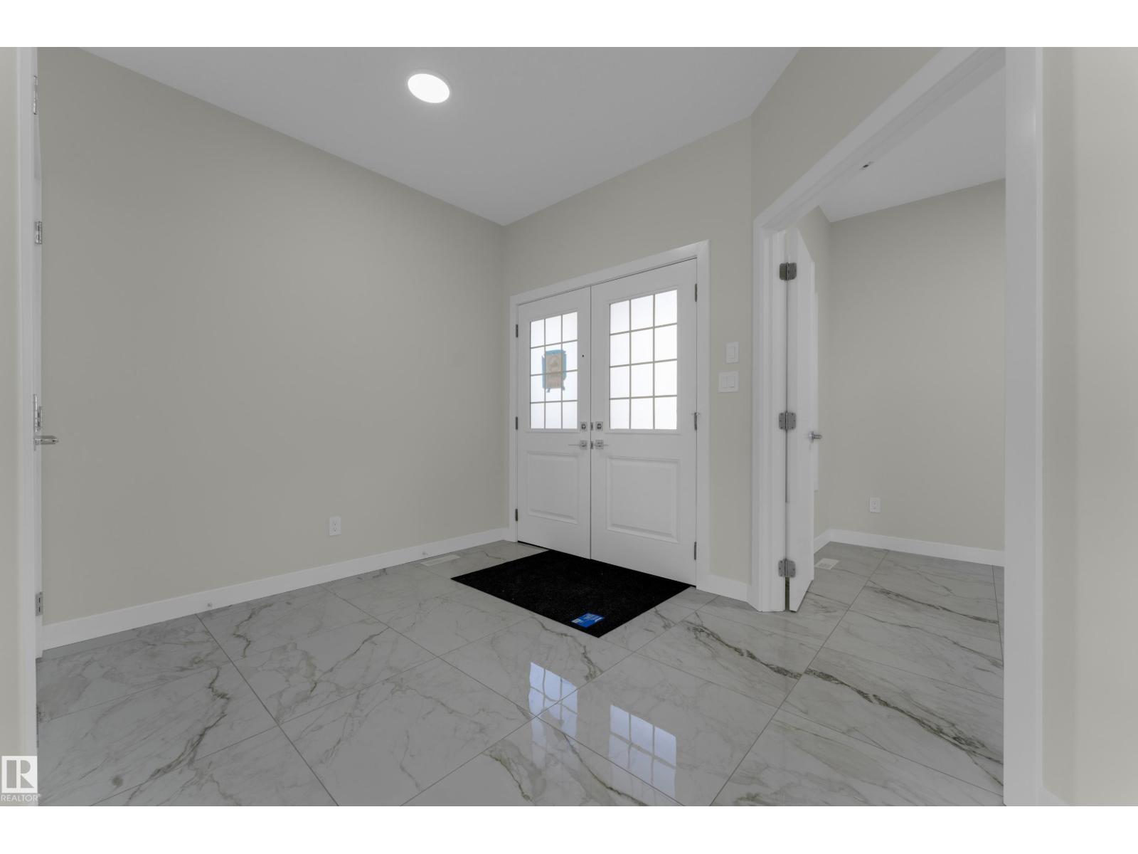 3814 39 St Property Photo 6