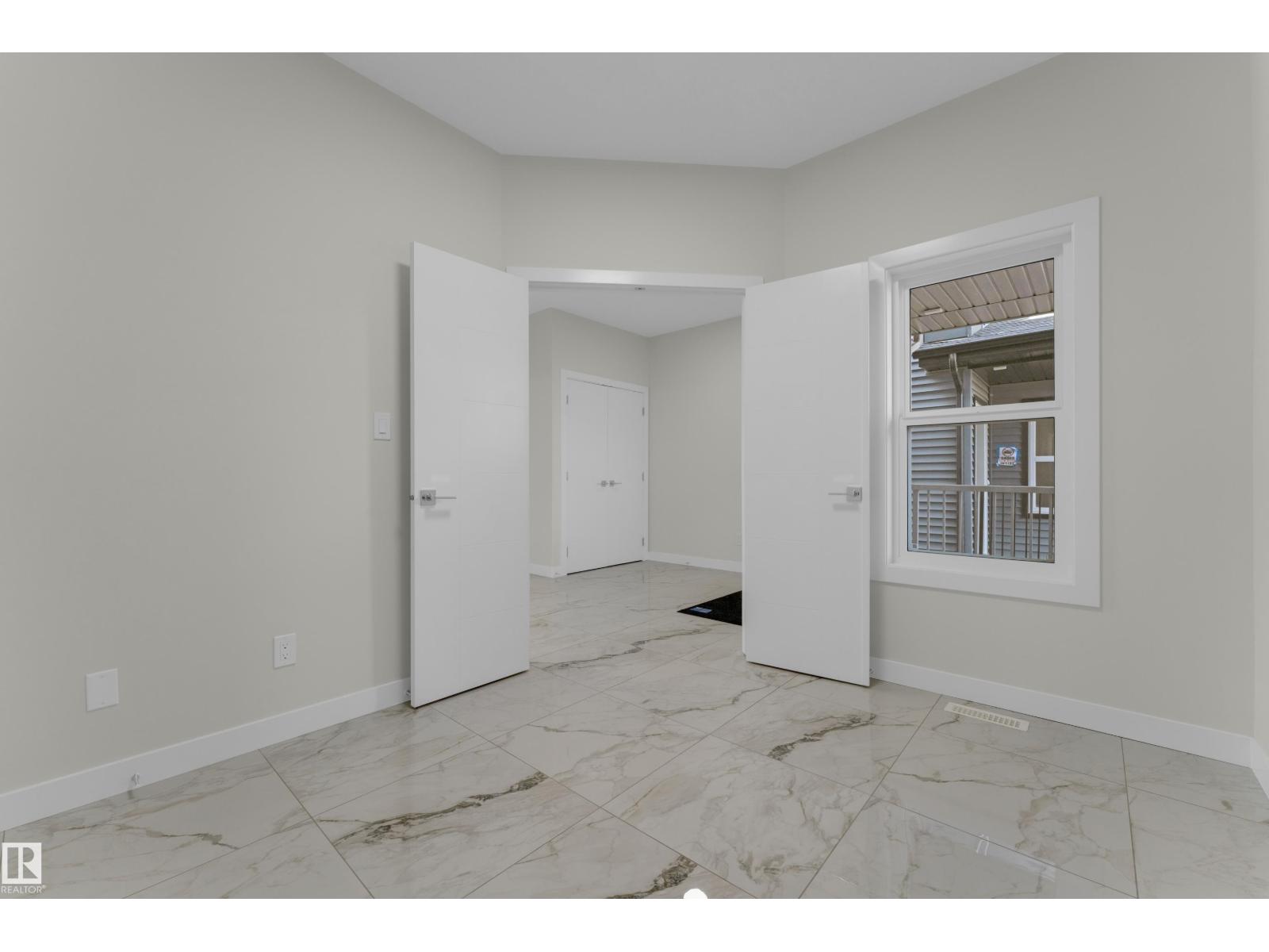 3814 39 St Property Photo 7