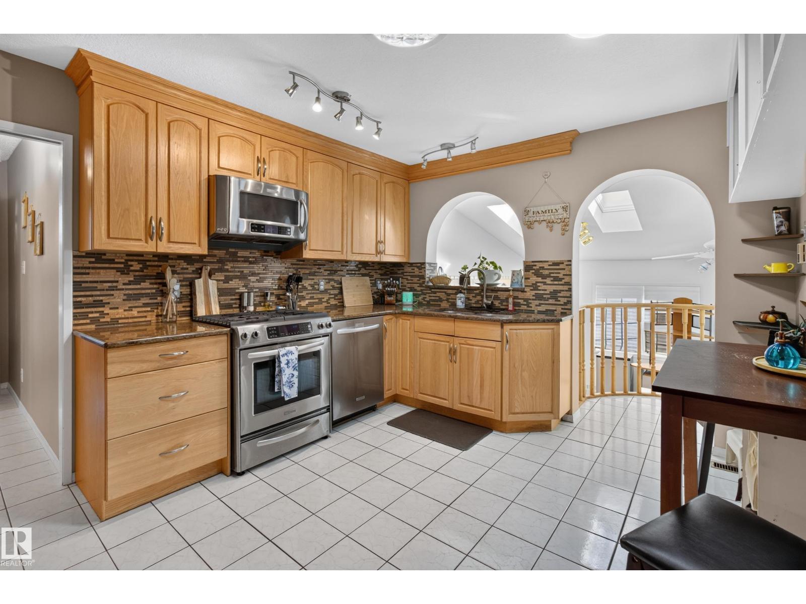 2812 35 St Nw Property Photo 14