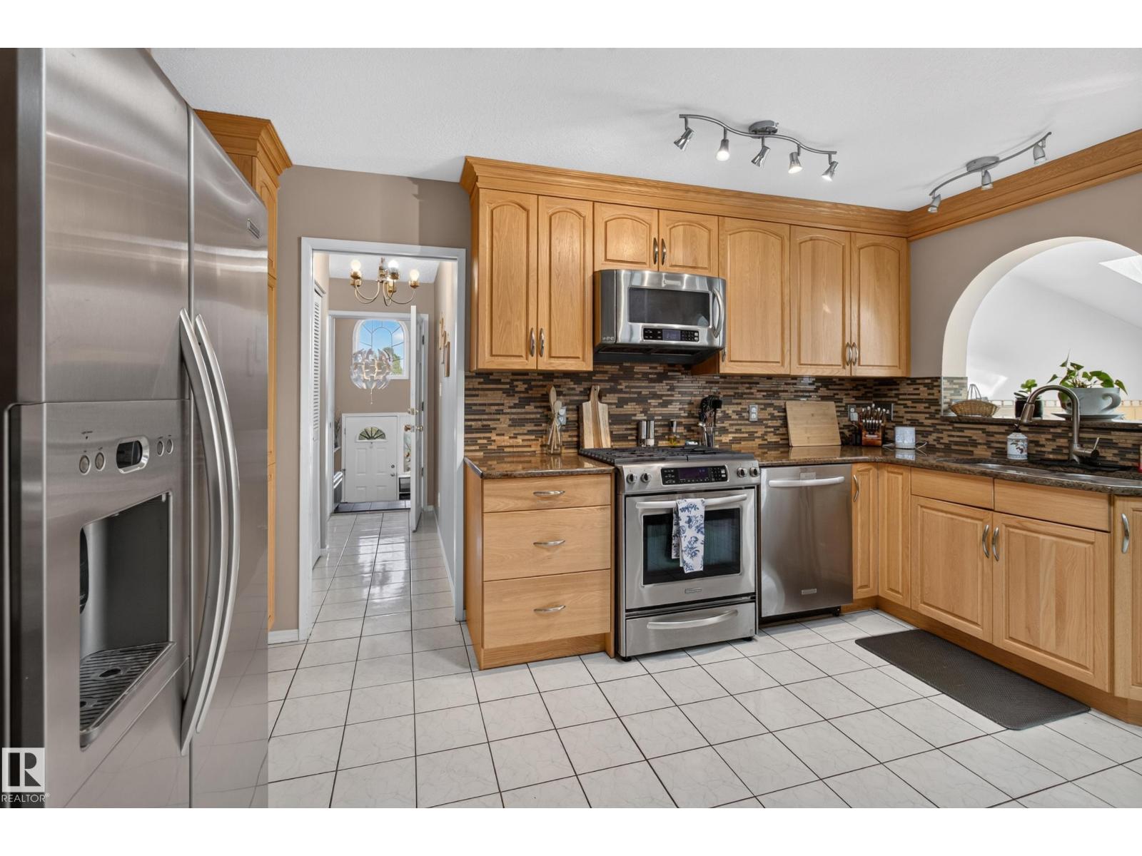 2812 35 St Nw Property Photo 16