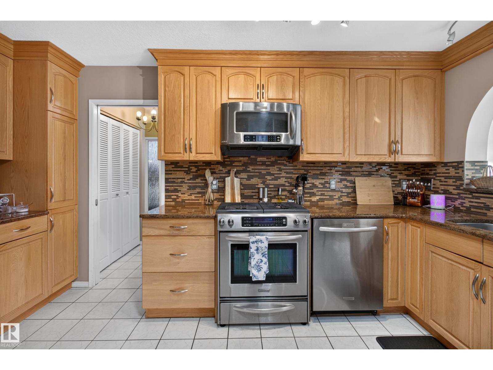 2812 35 St Nw Property Photo 17