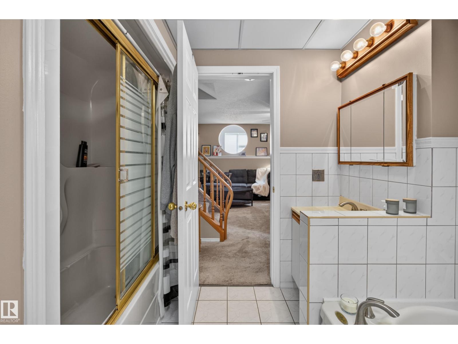 2812 35 St Nw Property Photo 33