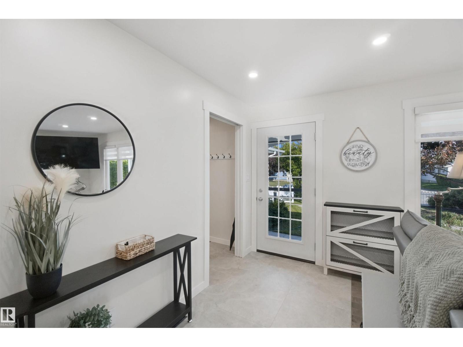 3508 106a St Nw Property Photo 4