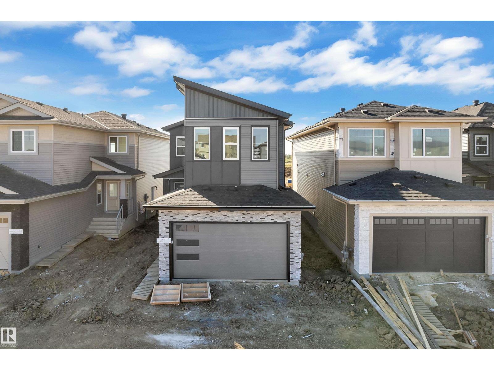 3816 39 St Property Photo 1