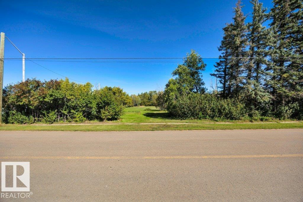 4748 50 Av Property Photo 4