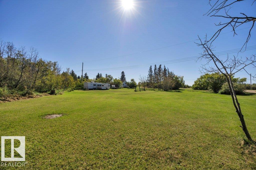 4748 50 Av Property Photo 9