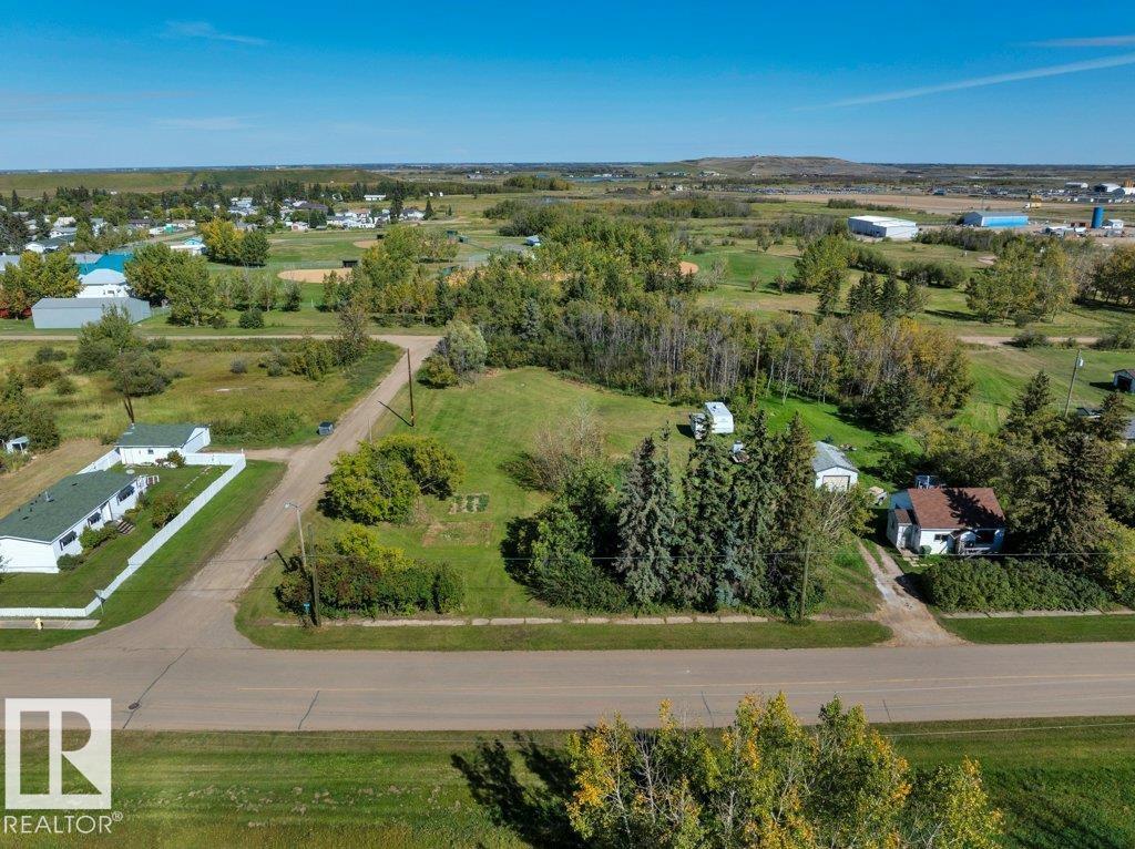 4748 50 Av Property Photo 12