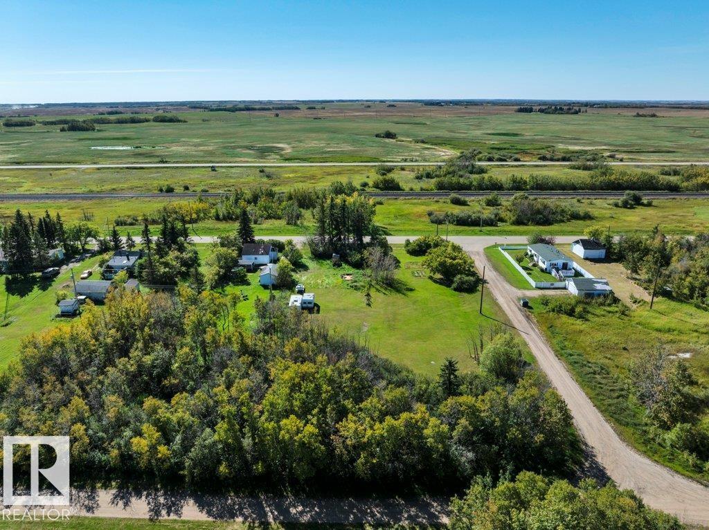 4748 50 Av Property Photo 14
