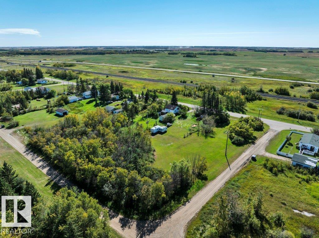 4748 50 Av Property Photo 15