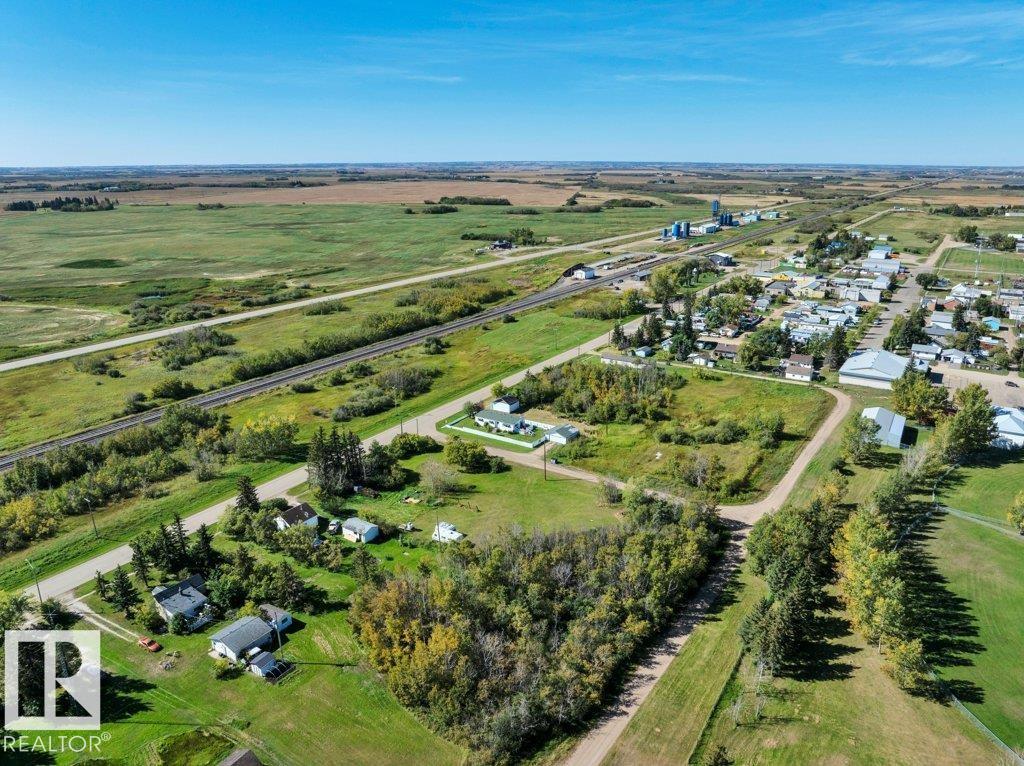 4748 50 Av Property Photo 19
