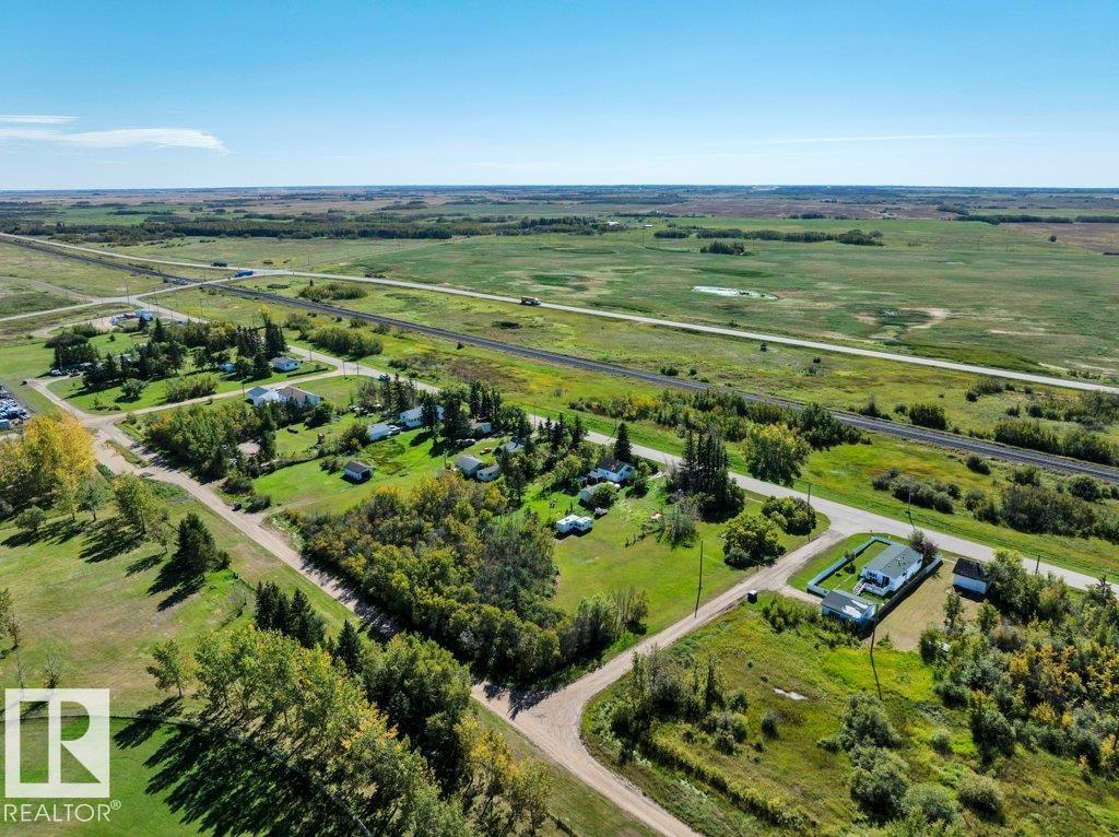 4748 50 Av Property Photo 21