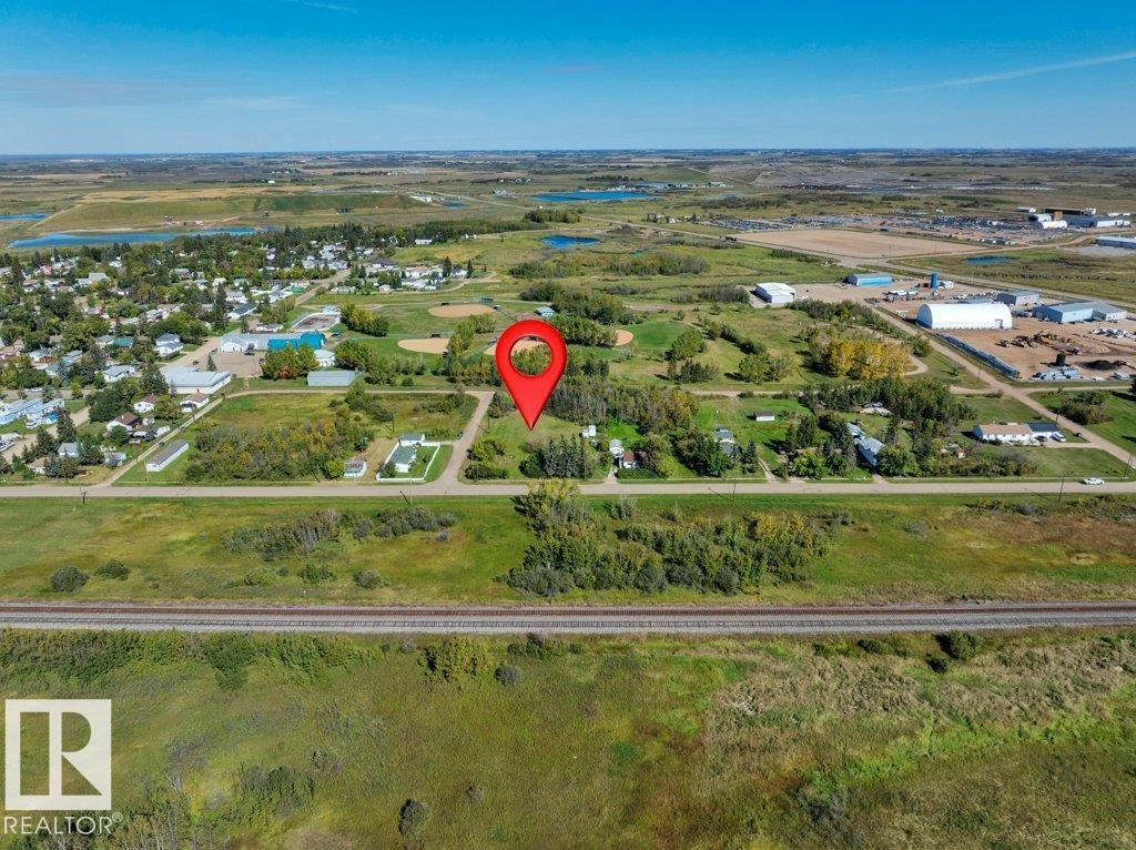 4748 50 Av Property Photo 23