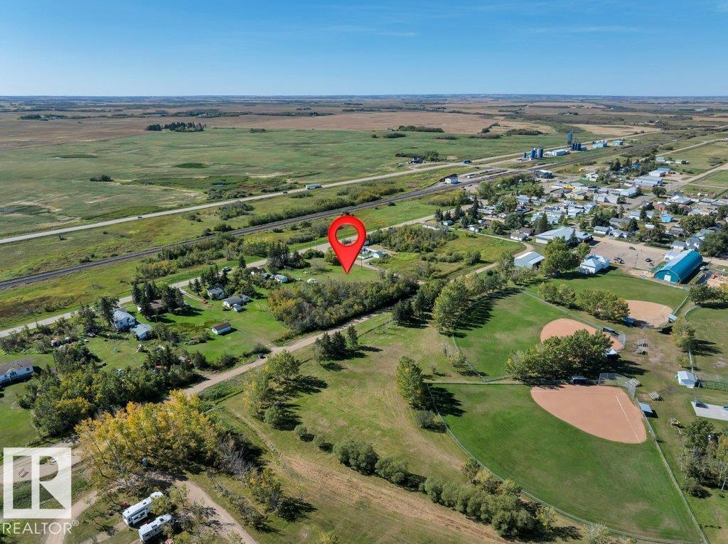 4748 50 Av Property Photo 25