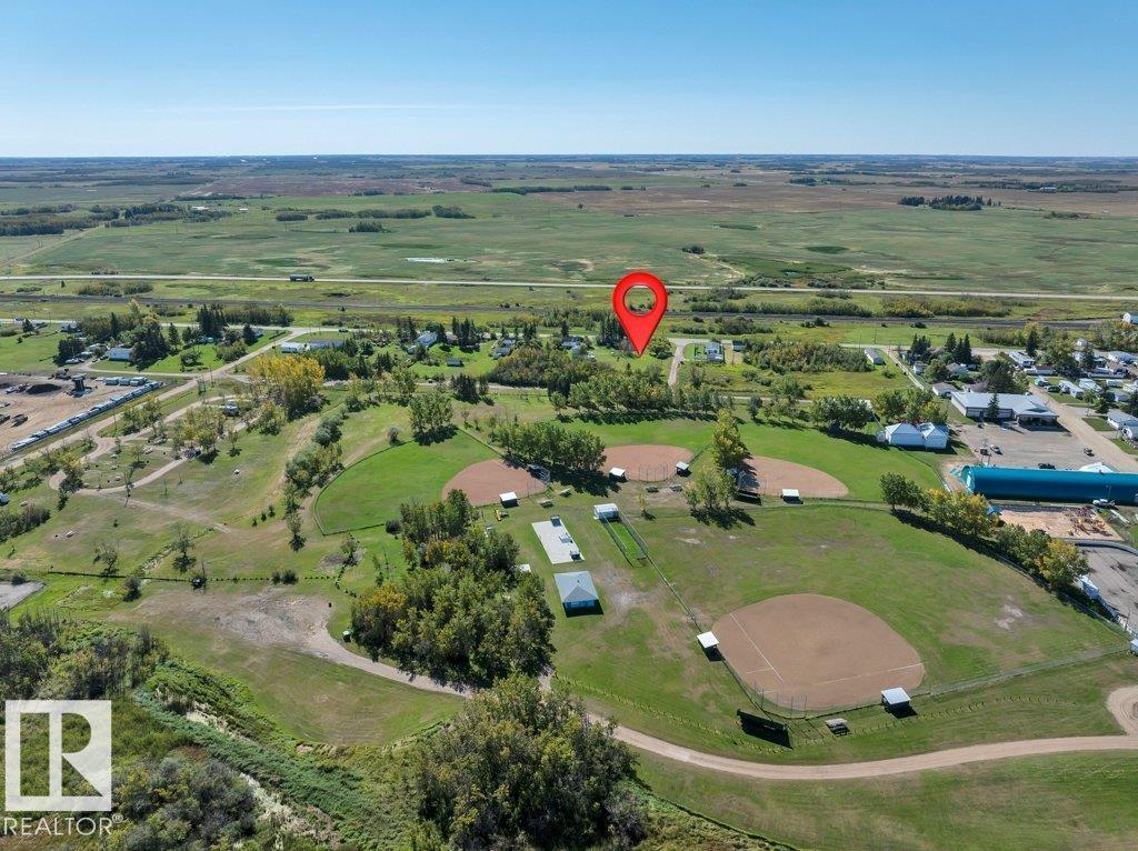 4748 50 Av Property Photo 29