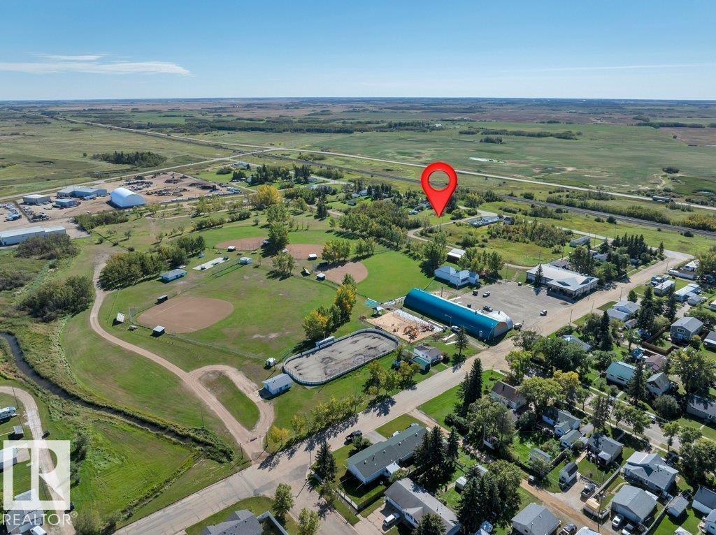 4748 50 Av Property Photo 30