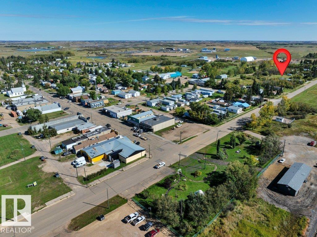 4748 50 Av Property Photo 39