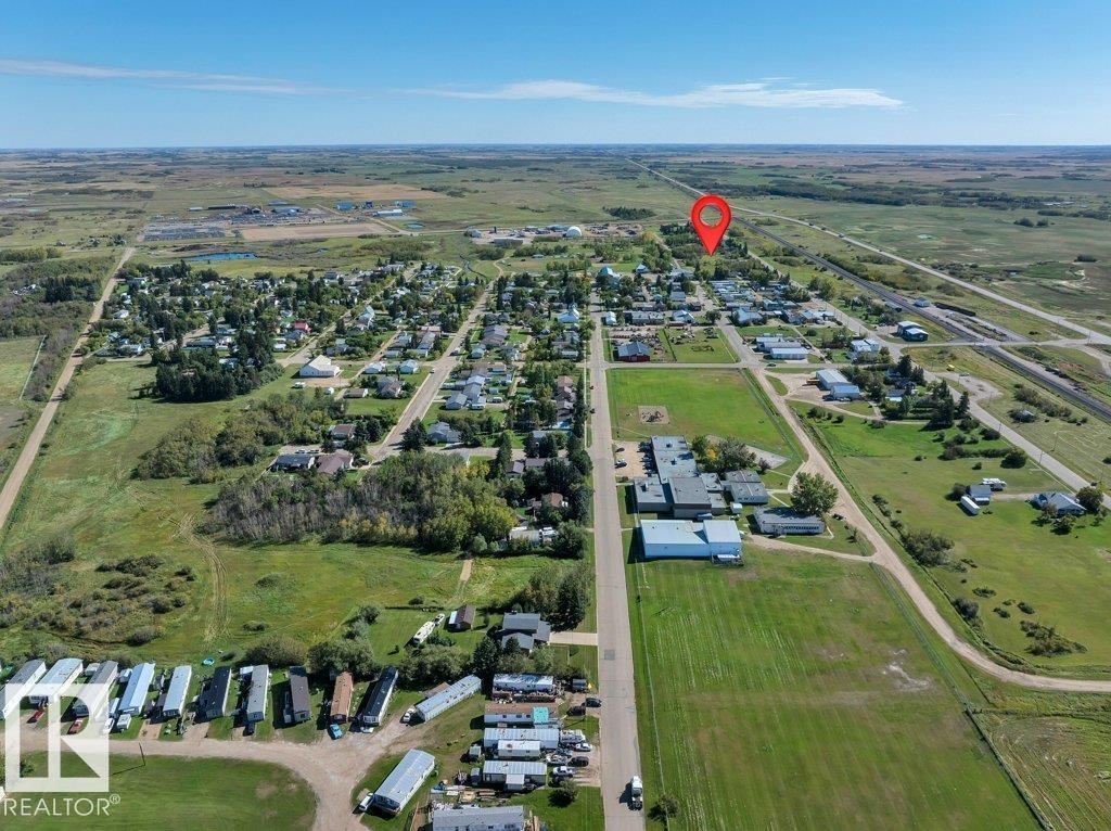 4748 50 Av Property Photo 43