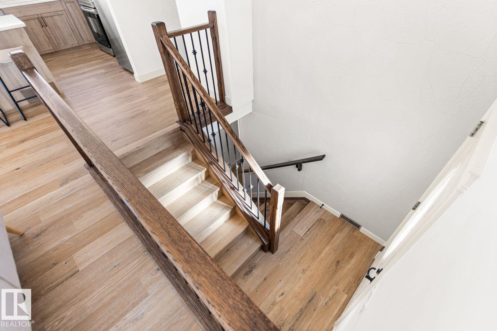 5208 10 Av Nw Property Photo 6