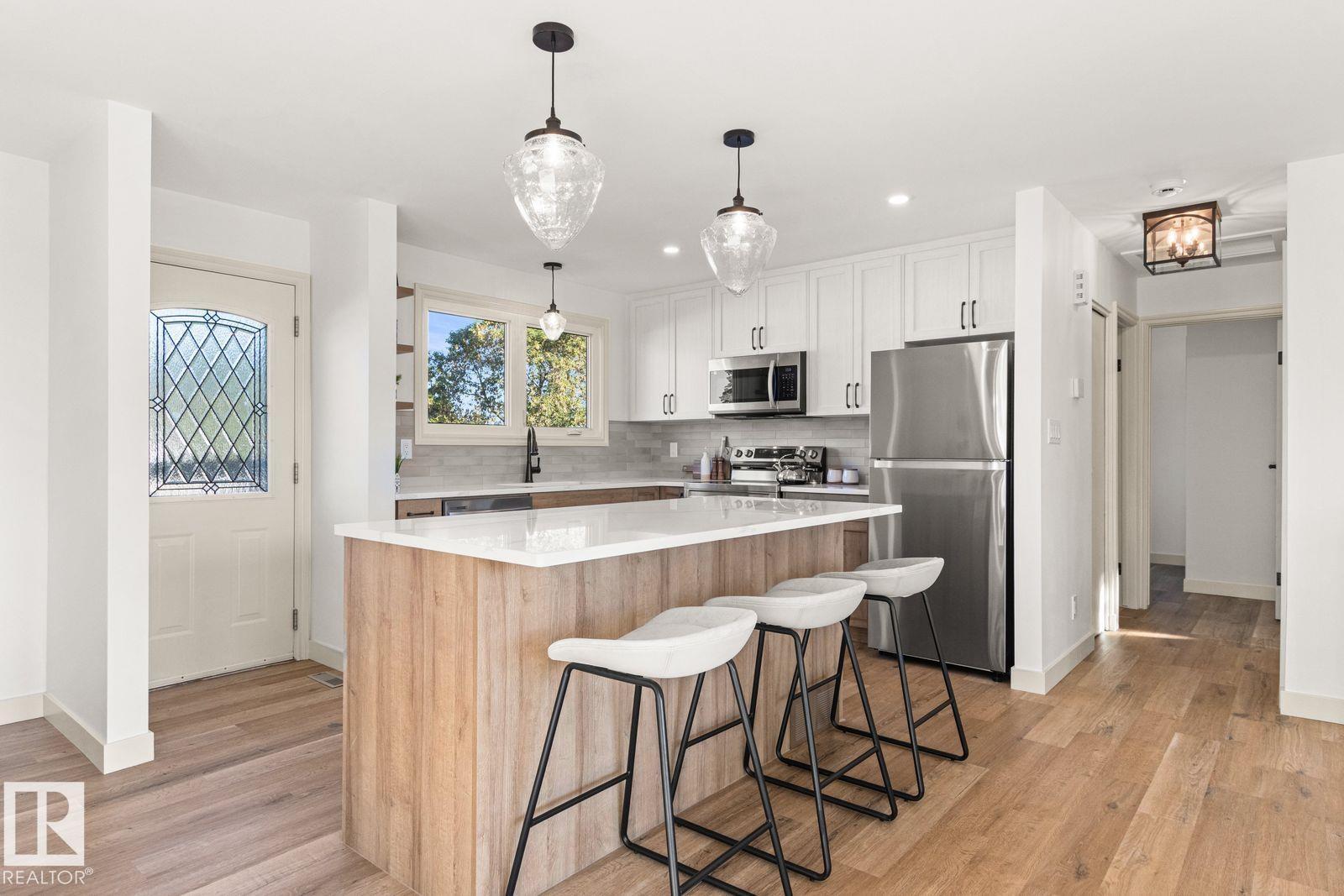 5208 10 Av Nw Property Photo 19