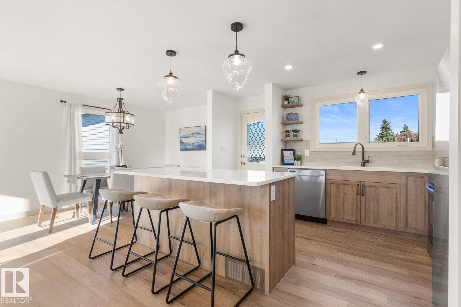 5208 10 Av Nw Property Photo 21