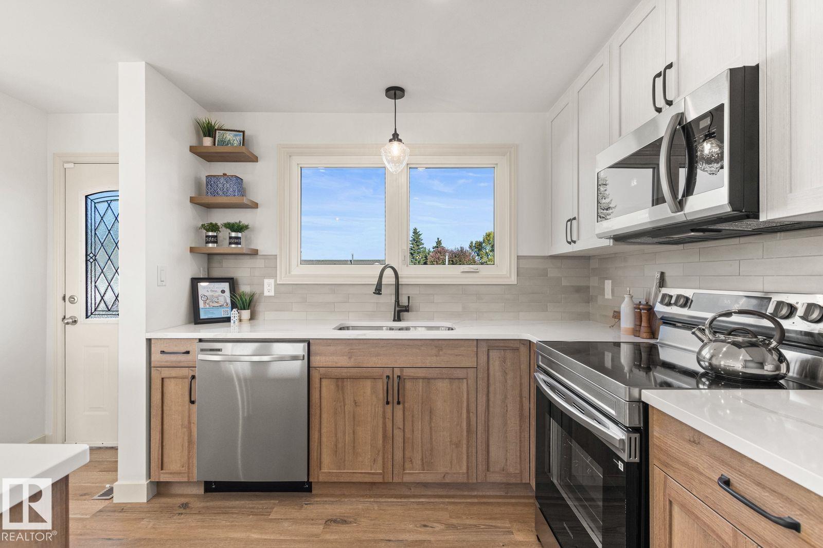 5208 10 Av Nw Property Photo 22