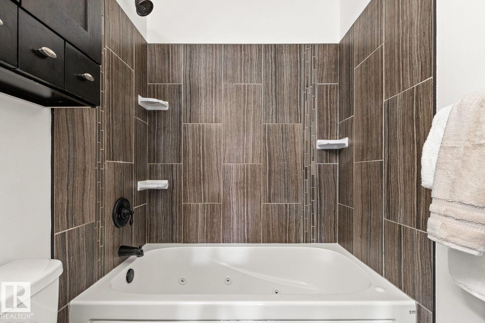 5208 10 Av Nw Property Photo 33