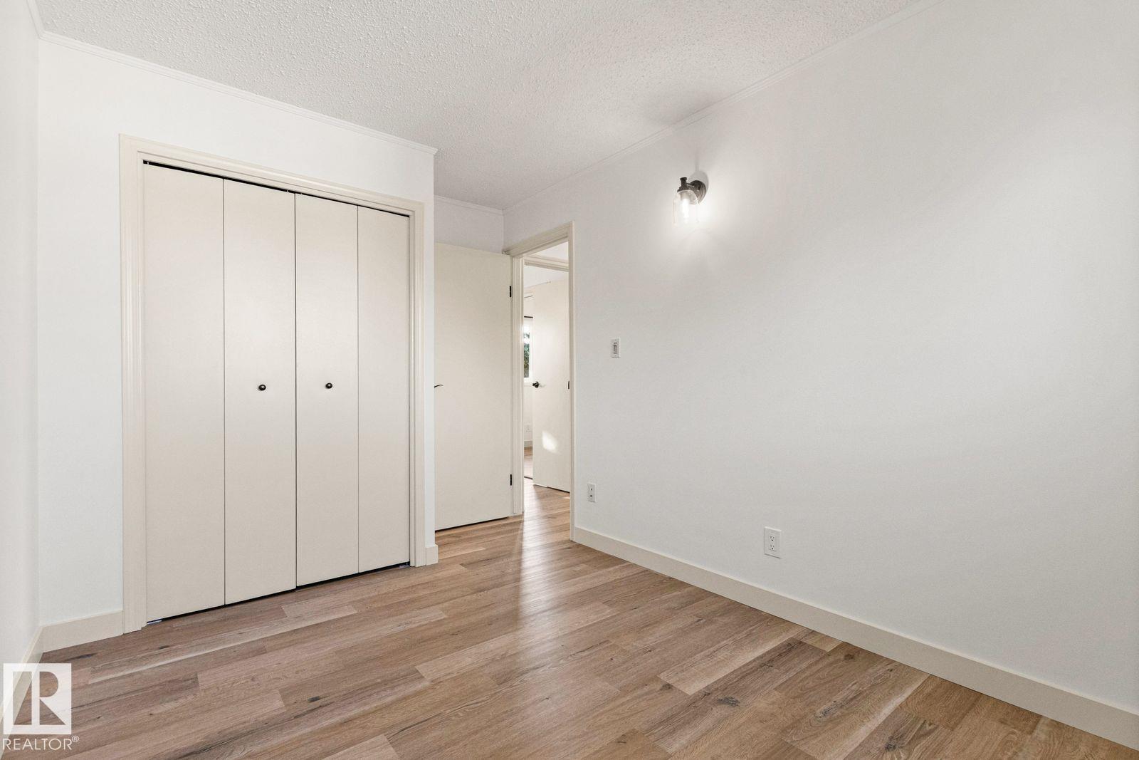 5208 10 Av Nw Property Photo 35