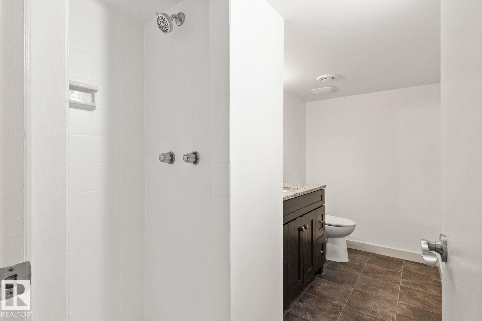 5208 10 Av Nw Property Photo 41