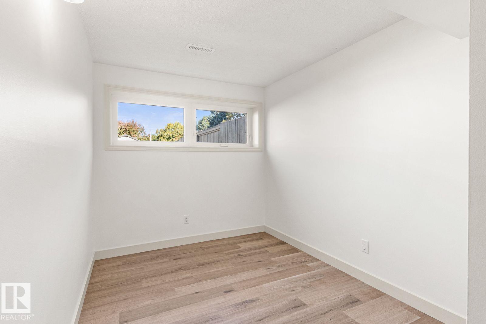 5208 10 Av Nw Property Photo 44