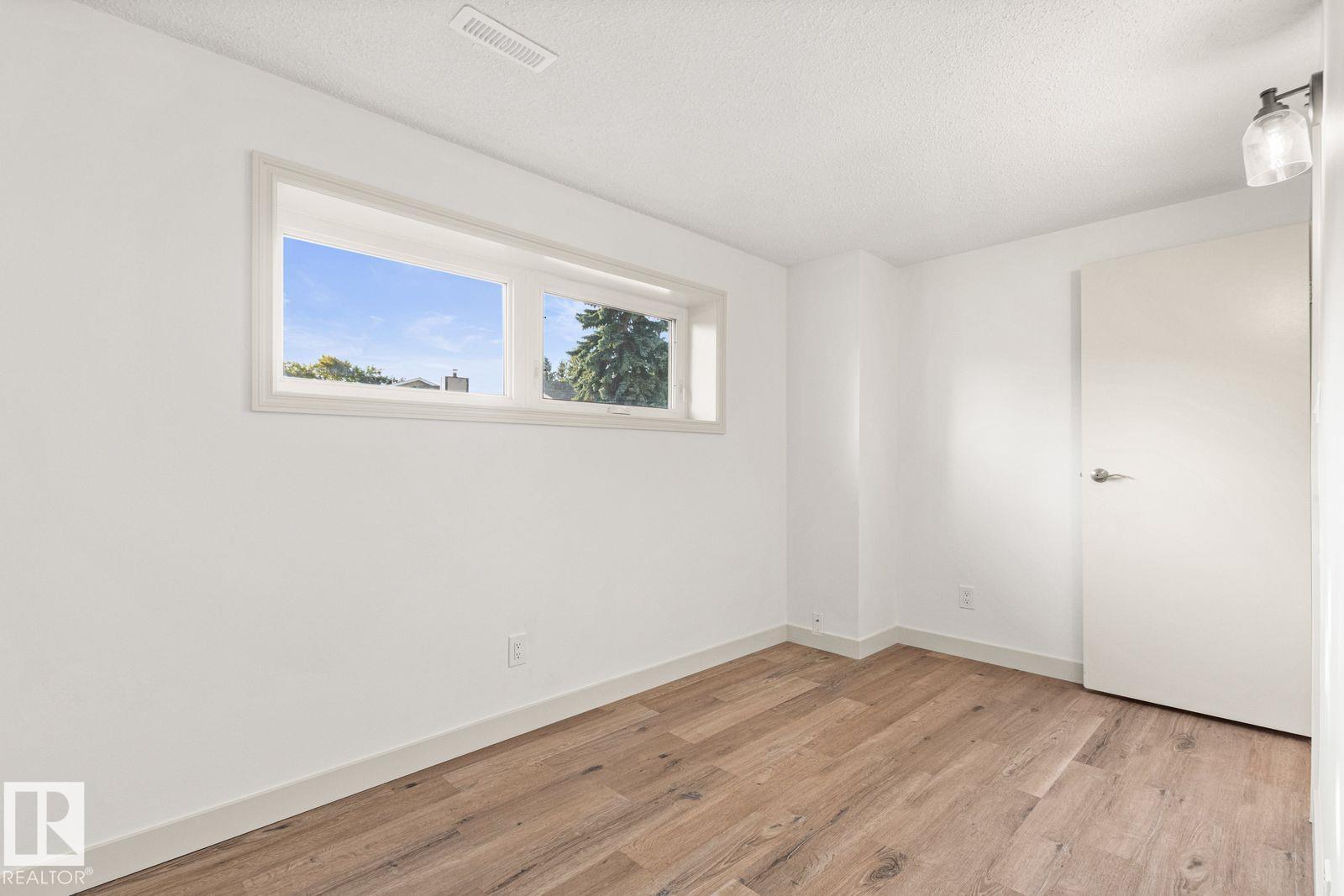 5208 10 Av Nw Property Photo 47